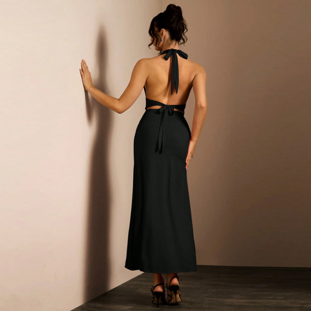 Sexy backless strapless neck hanging dress