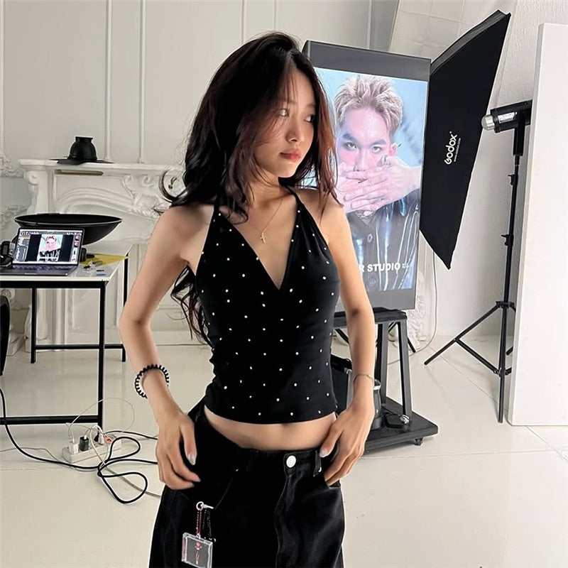 V-neck polka dot print sleeveless slim fit versatile crop top with exposed navel strap