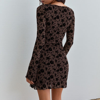 Hip hugging waist cinching spicy girl strap plush long sleeved dress